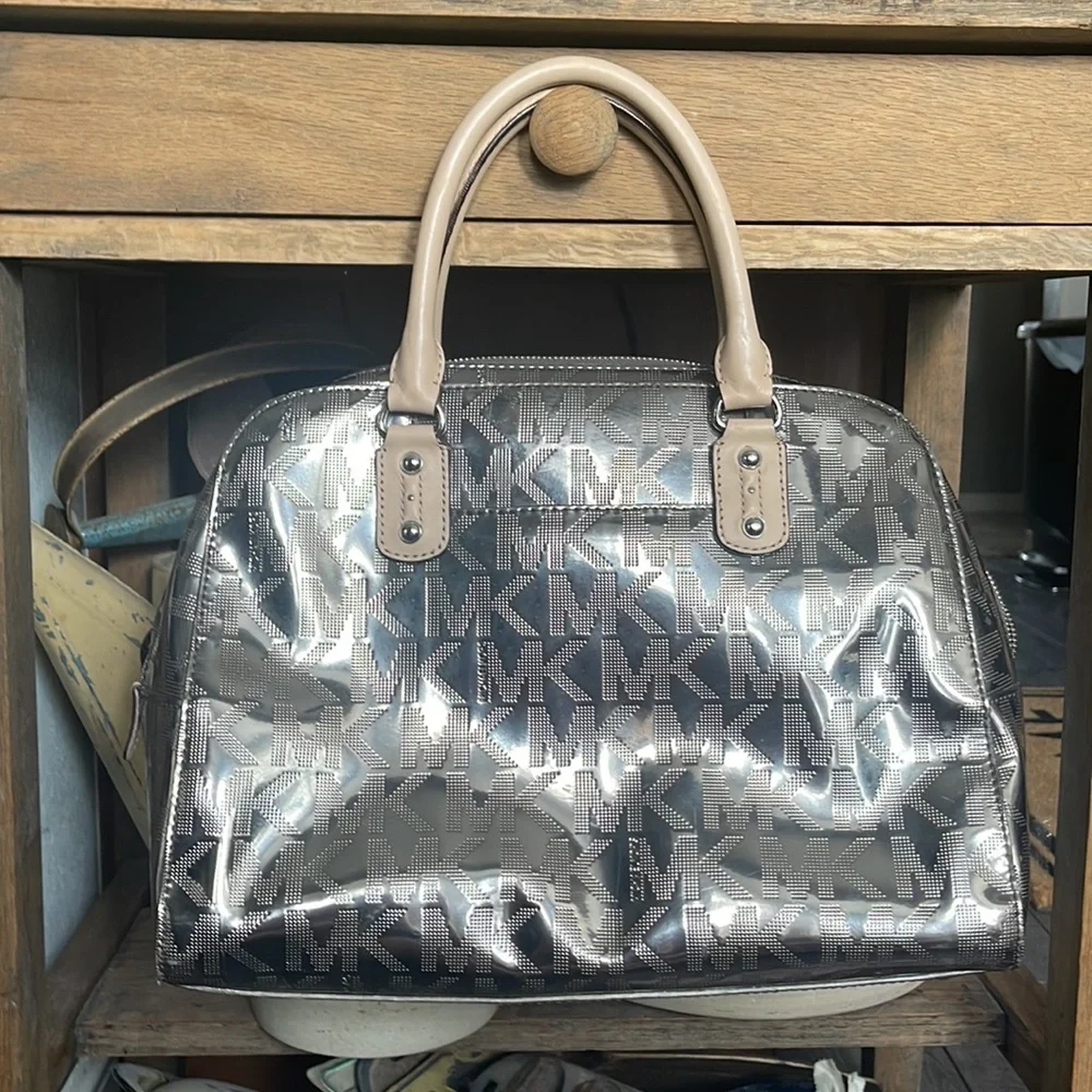Purse - Picture 2 of 7